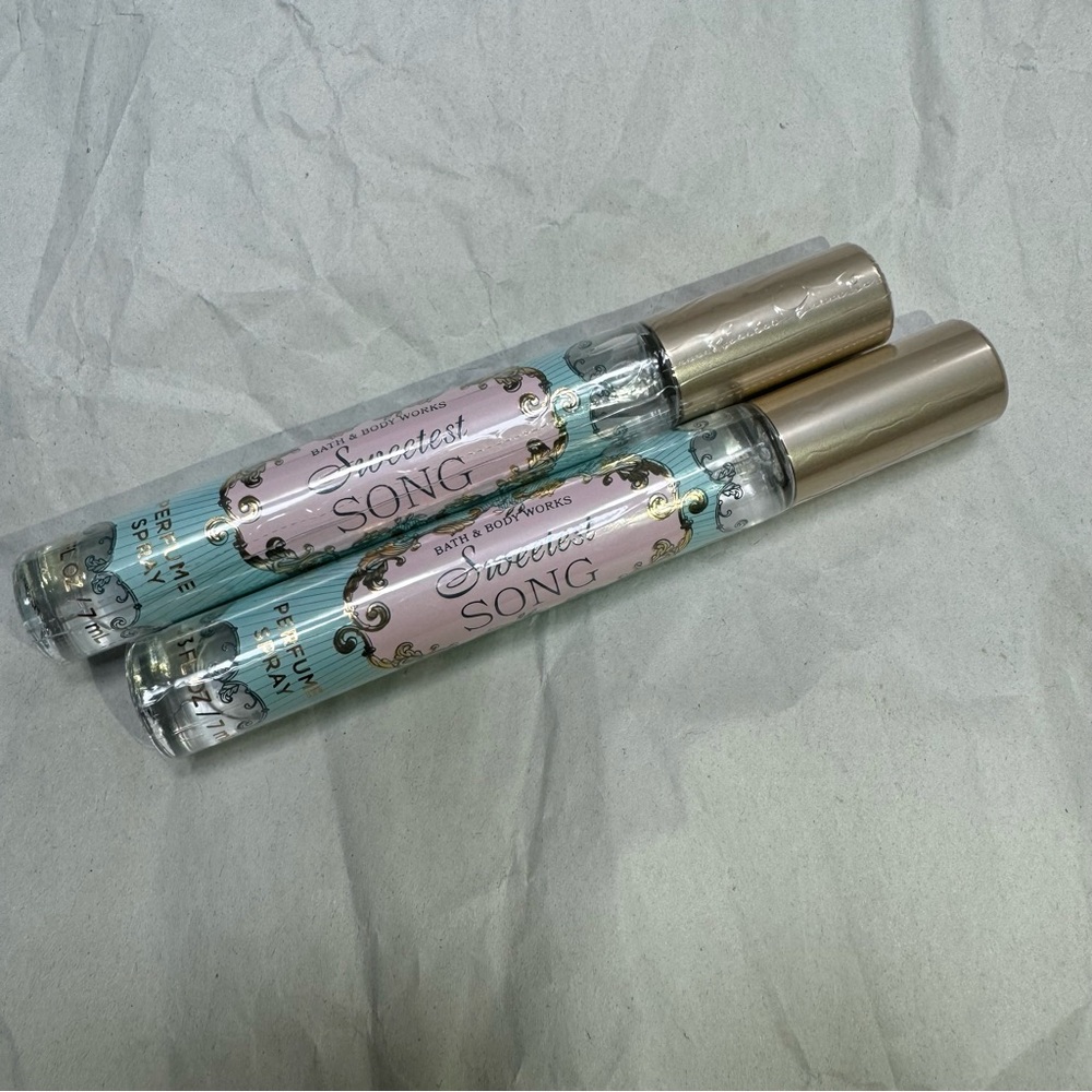 2 x Bath & body works sweetest song spray
7ml